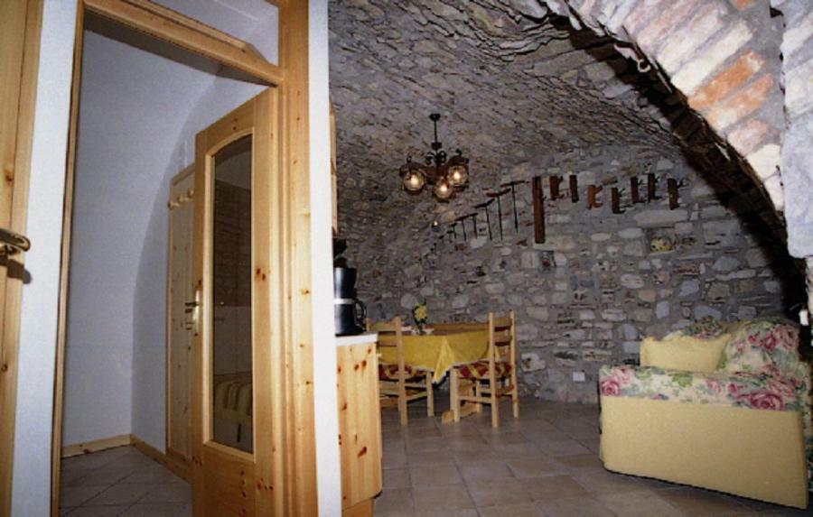 Appartamenti Serena - La Grotta Bora Bora Exterior foto